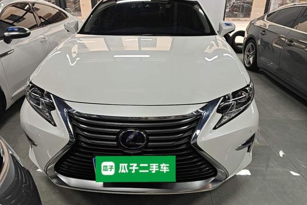 Lexus ES 2017, за 22972 USD