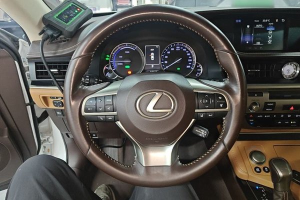 Lexus ES 2017, за 22972 USD - фото 15