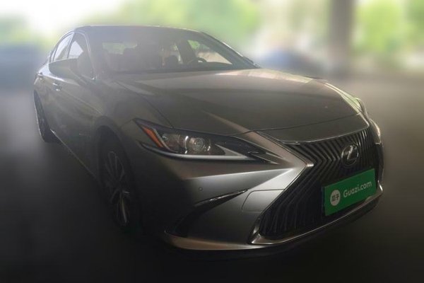 Lexus ES 2018, 188700 км, за 20772 USD
