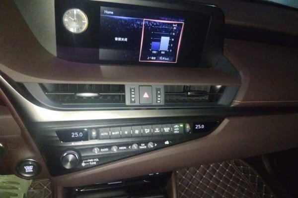 Lexus ES 2018, 17100 км, за 24097 USD - фото 10