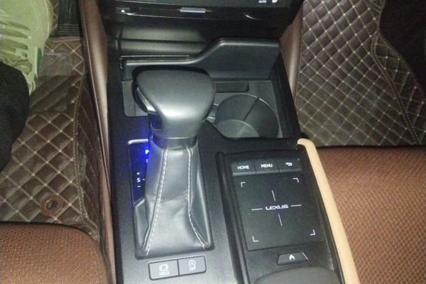 Lexus ES 2018, 17100 км, за 24097 USD - фото 11