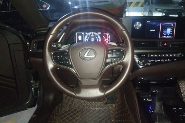 Lexus ES 2018, 17100 км, за 24097 USD - фото 7