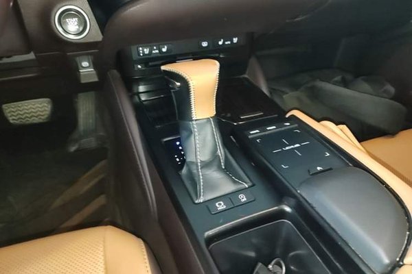 Lexus ES 2018, 94400 км, за 22924 USD - фото 16