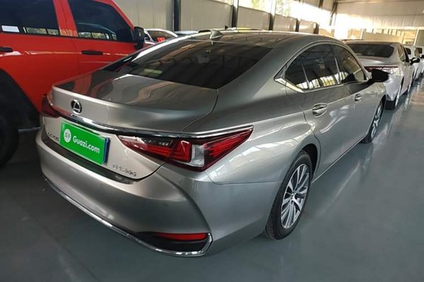 Lexus ES 2018, 94400 км, за 22924 USD - фото 6
