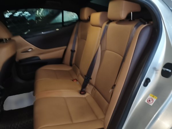 Lexus ES 2018, 98900 км, за 25349 USD - фото 20