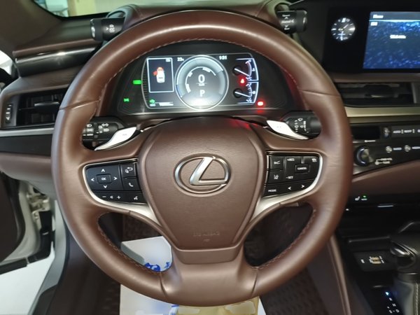 Lexus ES 2018, 98900 км, за 25349 USD - фото 14