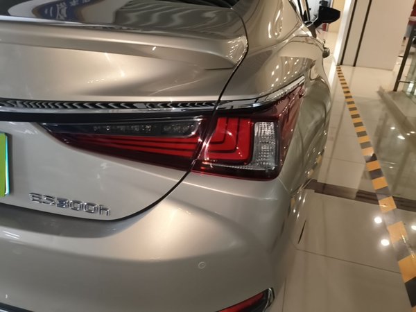Lexus ES 2018, 98900 км, за 25349 USD - фото 7