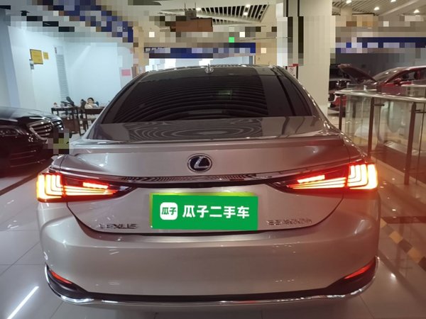 Lexus ES 2018, 98900 км, за 25349 USD