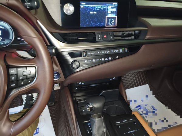 Lexus ES 2018, 98900 км, за 25349 USD - фото 16
