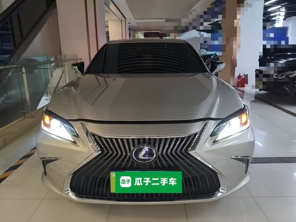 Lexus ES 2018, 98900 км, за 25349 USD