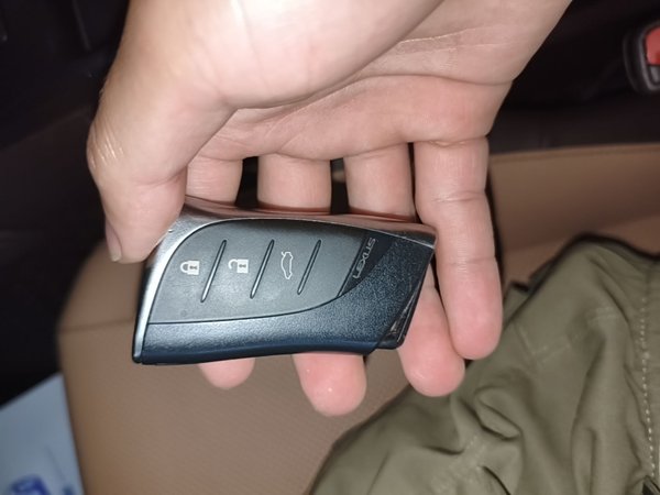 Lexus ES 2018, 98900 км, за 25349 USD - фото 12