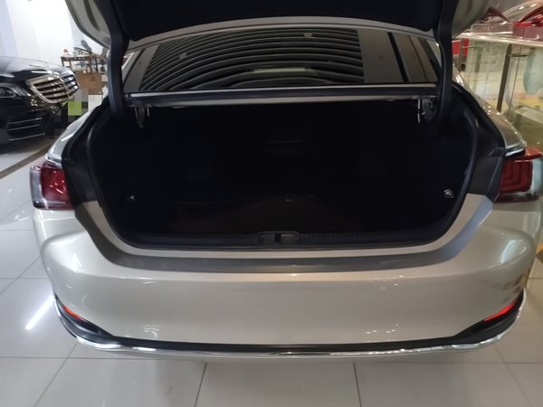 Lexus ES 2018, 98900 км, за 25349 USD - фото 22