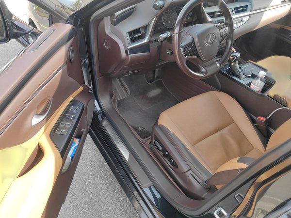Lexus ES 2020, 138900 км, за 23472 USD - фото 19