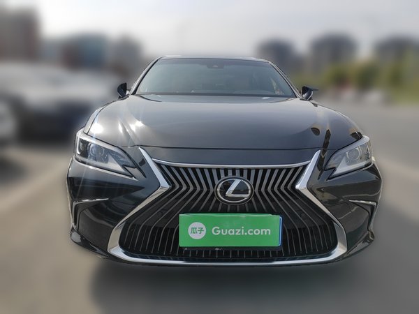 Lexus ES 2020, 138900 км, за 23472 USD