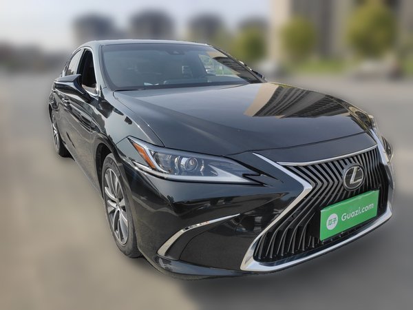 Lexus ES 2020, 138900 км, за 23472 USD