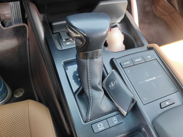 Lexus ES 2020, 138900 км, за 23472 USD - фото 13