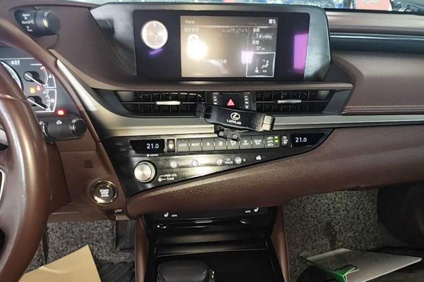 Lexus ES 2020, 84200 км, за 23168 USD - фото 15