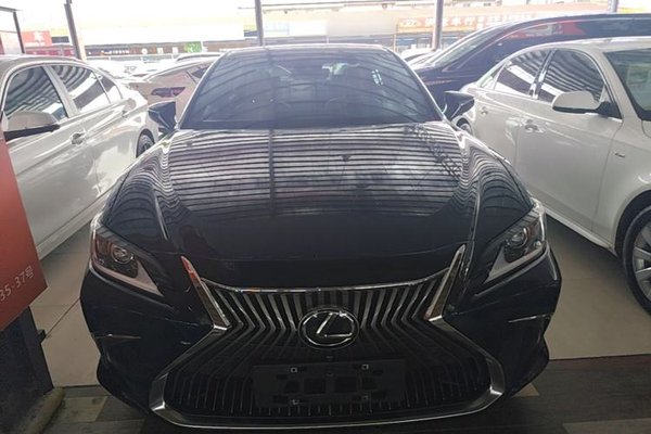Lexus ES 2020, 84200 км, за 23168 USD