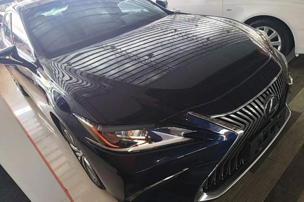 Lexus ES 2020, 84200 км, за 23168 USD