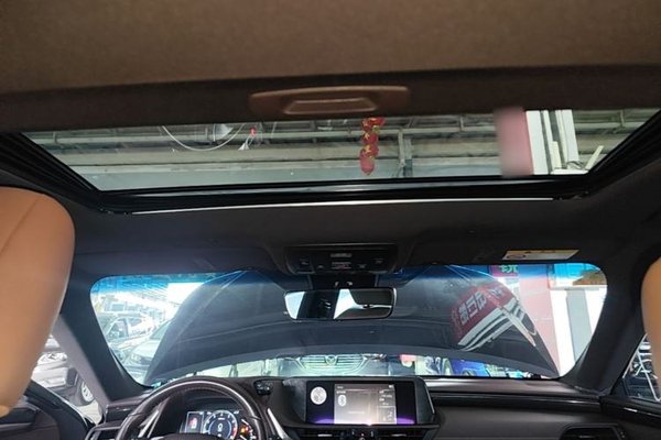 Lexus ES 2020, 84200 км, за 23168 USD - фото 21