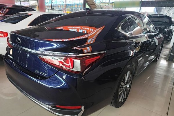 Lexus ES 2020, 84200 км, за 23168 USD - фото 6