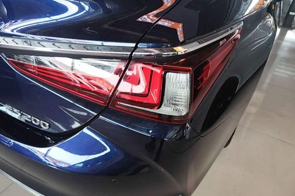 Lexus ES 2020, 84200 км, за 23168 USD - фото 9