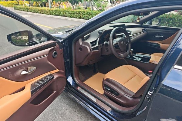 Lexus ES 2020, 88500 км, за 22398 USD - фото 23
