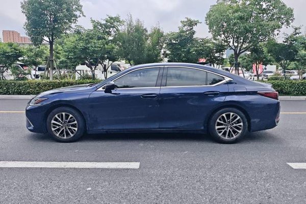 Lexus ES 2020, 88500 км, за 22398 USD - фото 13