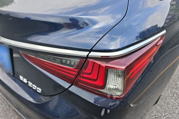 Lexus ES 2020, 88500 км, за 22398 USD - фото 14