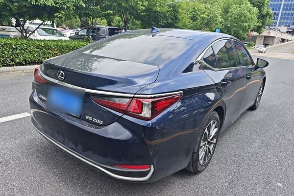 Lexus ES 2020, 88500 км, за 22398 USD - фото 6