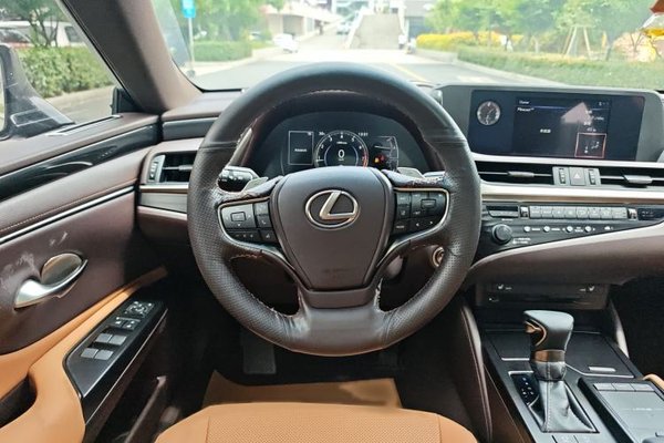 Lexus ES 2020, 88500 км, за 22398 USD - фото 18
