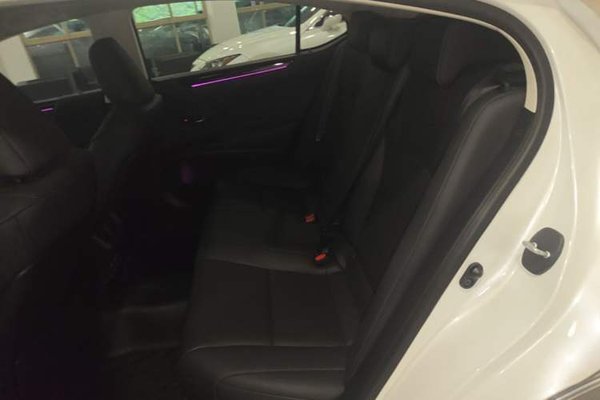 Lexus ES 2020, 135200 км, за 24704 USD - фото 20
