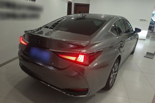 Lexus ES 2020, 135200 км, за 24704 USD - фото 6