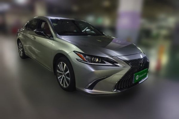 Lexus ES 2020, 56300 км, за 21732 USD