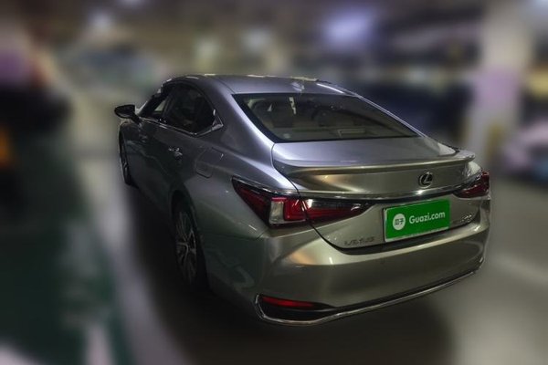 Lexus ES 2020, 56300 км, за 21732 USD