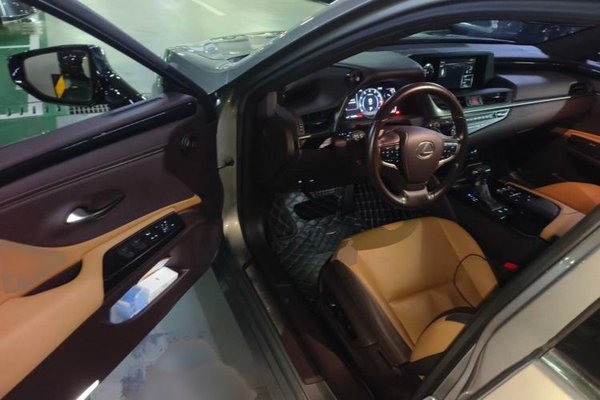 Lexus ES 2020, 56300 км, за 21732 USD - фото 19