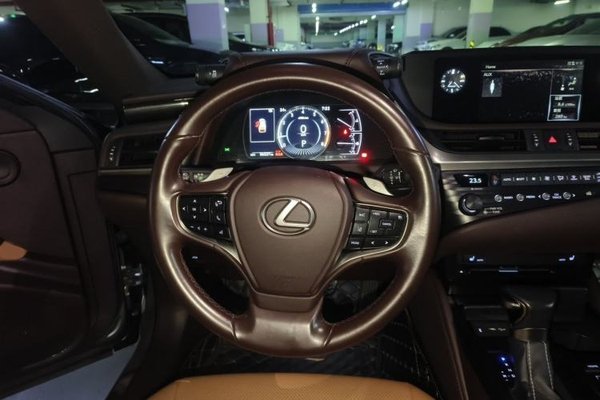 Lexus ES 2020, 56300 км, за 21732 USD - фото 9