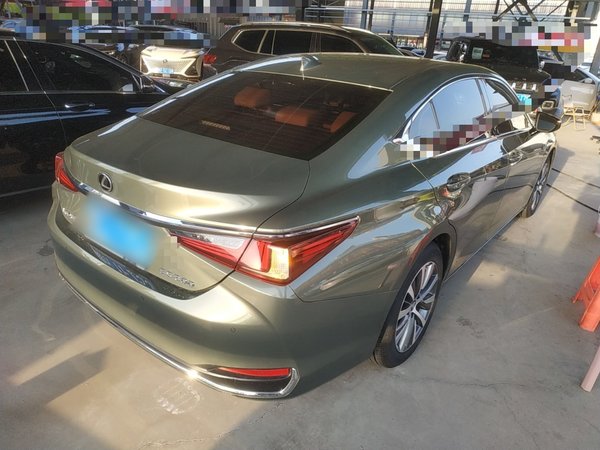 Lexus ES 2020, 47699 км, за 25596 USD - фото 6