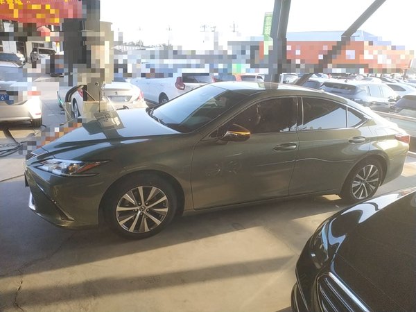 Lexus ES 2020, 47699 км, за 25596 USD