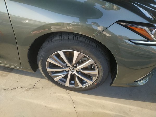 Lexus ES 2020, 47699 км, за 25596 USD - фото 8