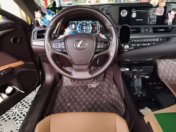 Lexus ES 2020, 76000 км, за 24669 USD - фото 16