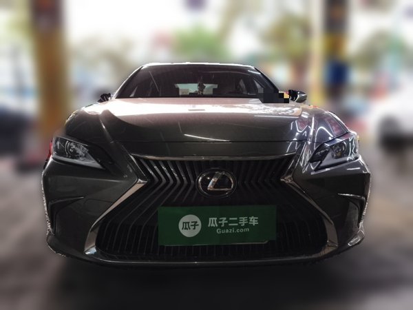 Lexus ES 2020, 76000 км, за 24669 USD