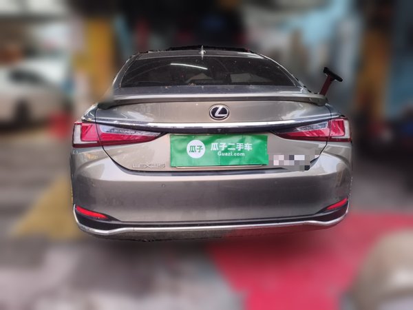 Lexus ES 2020, 76000 км, за 24669 USD - фото 6