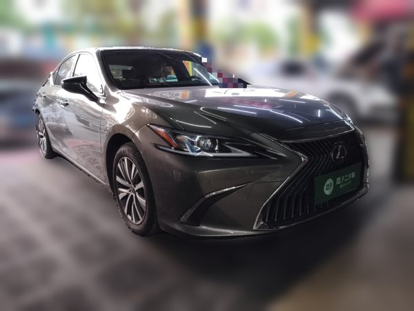 Lexus ES 2020, 76000 км, за 24669 USD