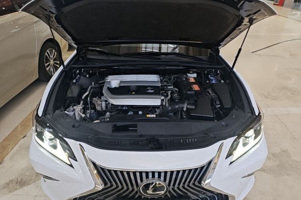Lexus ES 2020, 54000 км, за 24212 USD - фото 1
