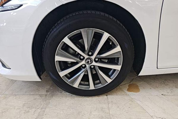 Lexus ES 2020, 54000 км, за 24212 USD - фото 7