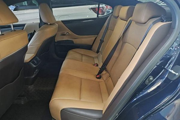 Lexus ES 2020, 54000 км, за 24212 USD - фото 17