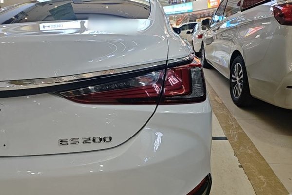 Lexus ES 2020, 54000 км, за 24212 USD - фото 6