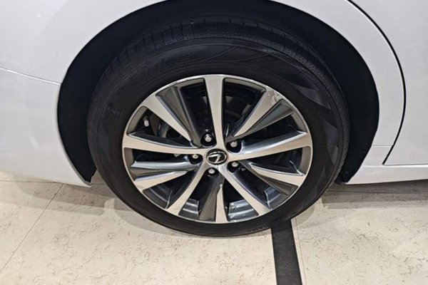 Lexus ES 2020, 54000 км, за 24212 USD - фото 8