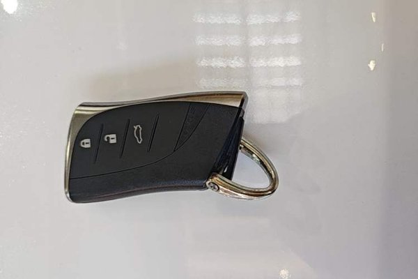 Lexus ES 2020, 54000 км, за 24212 USD - фото 20